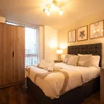 Cosy 2 Bedroom New Build Apartment In Digbeth, Birmingham City Centre - En-Suite & Free Street Parking - Smart Tv\'S On Each Bedroom Wall - By Maevela Apartments