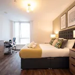Cosy 2 Bedroom New Build Apartment In Digbeth, Birmingham City Centre - En-Suite & Free Street Parking - Smart Tv\'S On Each Bedroom Wall - By Maevela Apartments