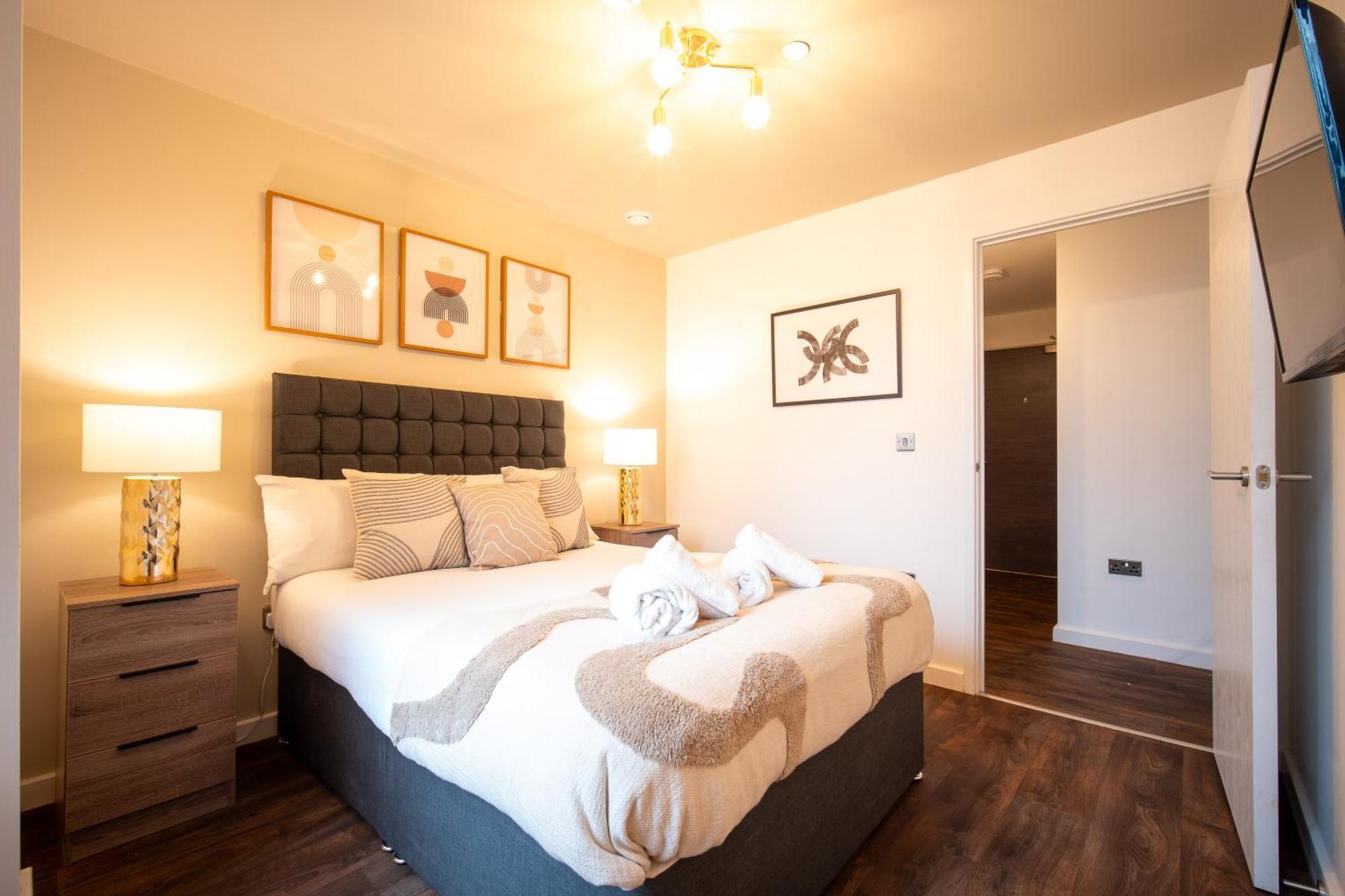 Cosy 2 Bedroom New Build In Digbeth, Centre - En-suite & Free Street Parking - Smart Tv's On Each Bedroom - By Maevela Apartment