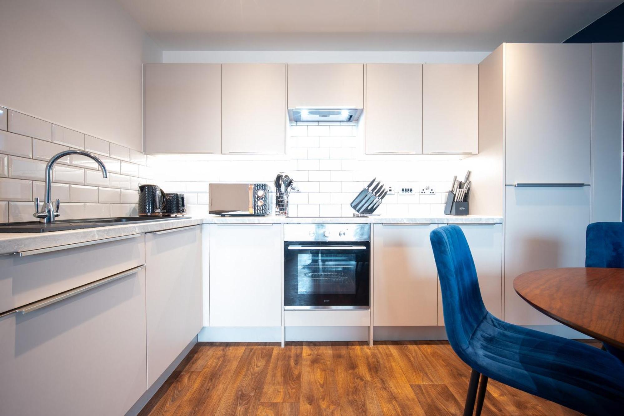 Apartment Cosy 2 Bedroom New Build In Digbeth, Centre - En-suite & Free Street Parking - Smart Tv's On Each Bedroom - By Maevela *